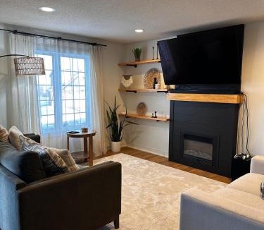 Ankeny House | Ankenys Best Hot tub Theatre Room Game Room
