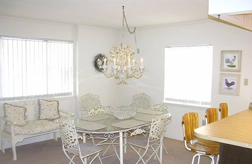 Midtown Ocean City Condo | Ann Elizabeth 305-Oceanside 64th St, W/D, AC