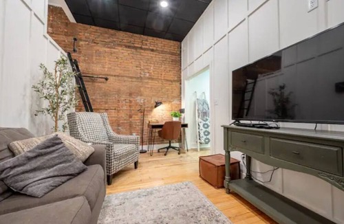 Goodhue Apartment | Apartment in Refurbished bldg w/Gym access