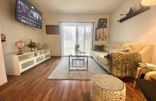 Coralville Apartment | Apartment Less Than 2 Miles From Kinnick