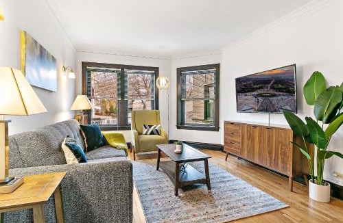 North Center Apartment | Apartments in Chicago, IL, USA