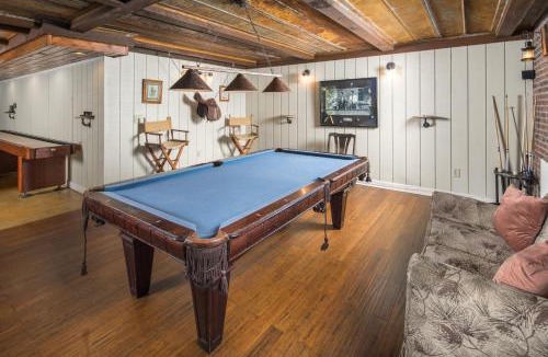 Boone House | Appalachian Mountain Lodge