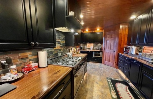 North Lake George House | Arrow Head Lodge