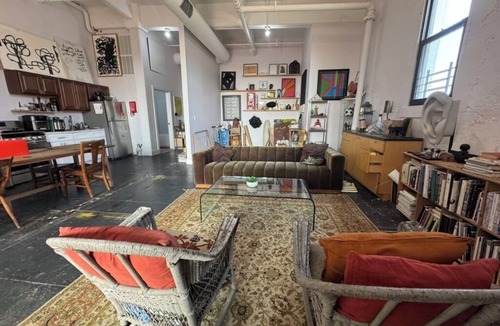 South Slope Apartment | Artist Loft - Spacious 2.5 bedroom in Brooklyn.