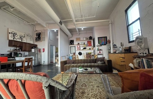 South Slope Apartment | Artist Loft - Spacious 2.5 bedroom in Brooklyn.