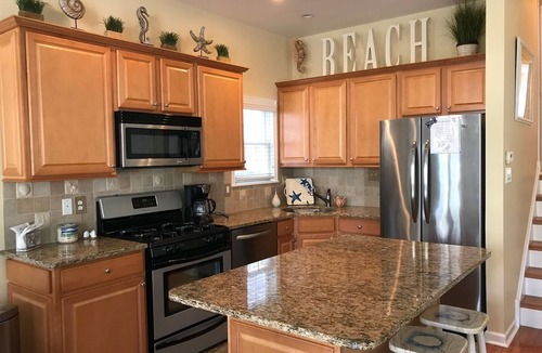 Gold Coast Condo | ASBURY RETREAT 1.5 blocks from beach! 3220 Asbury Ave 1st Flr 3 br/2ba
