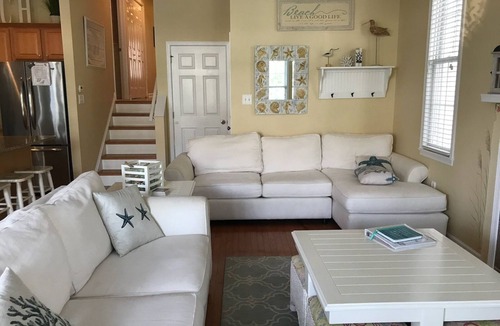 Gold Coast Condo | ASBURY RETREAT 1.5 blocks from beach! 3220 Asbury Ave 1st Flr 3 br/2ba