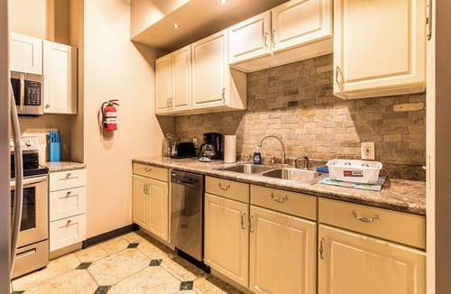 Downtown St. Louis Apartment | ASGARD - 6 Bedroom Apartment