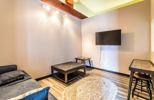 Downtown St. Louis Apartment | ASGARD - 6 Bedroom Apartment
