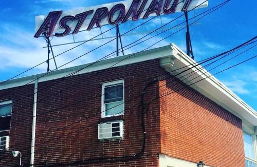 Wildwood Crest Hotel | Astronaut Motel