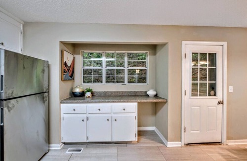 Acworth House | ATH - Comfortable 4BR Home for Extended Stay (rem)