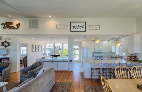 Surf City House | Audrey’s Pearl: Chic Beachfront Retreat