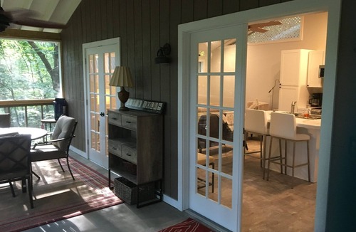 Highlands Apartment | August dates available/screen porch & fire pit /close to Downtown/Pets ok