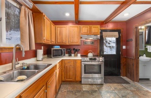 Terra Alta Cabin | August Stay-and-Play Monday-Thursday: Free Round of Golf Included