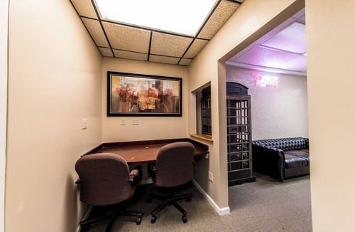 Downtown St. Louis Apartment | Austin Powers at the Roxbury