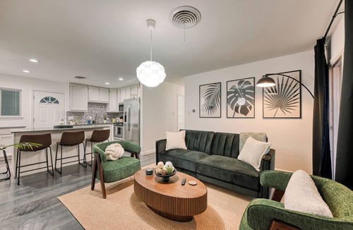 Windsor Park House | Austin Retreat | Patio | Near Domain & Downtown