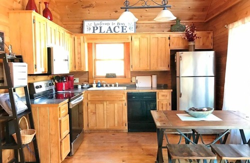 Fleetwood Cabin | Autumn Mist - Hot Tub, WIFI, Pool Table & Dog Friendly, Gas logs, Creekside Trout Stream