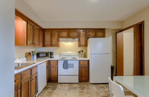 Platte City House | Aviator's Lounge 2BR 1Bath WiFi Close to Airport 1