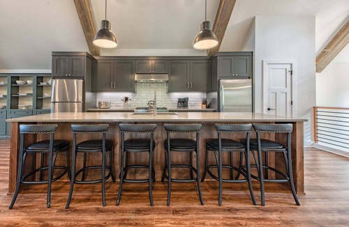 Lake Norman of Catawba House | Azalea Retreat | Pool | Pickleball | Game Room | Sleeps 34