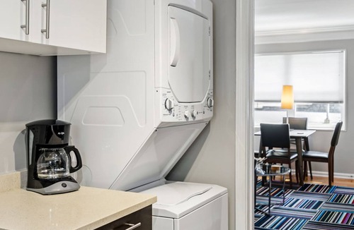 Brookwood Apartment | (B2bC) Convenient Condo Perfect for Long Term Stay near Shepherd Center
