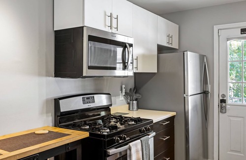 Brookwood Apartment | (B2bF) Quick + Easy Virtual Check In w/Free Parking