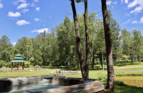Stanardsville Apartment | Balcony · Balcony Suite at White Lotus Eco Spa Retreat