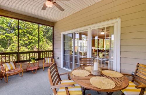 Clayton House | Balcony & Golf Course View! Condo at Kingwood