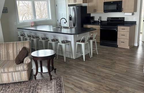 The Lakes Cabin | Bare Feet Retreat New, 2nd Floor 3-BR, 2 bath lakefront house on Lake Shetek