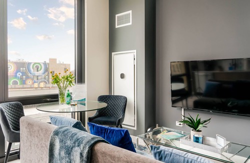 Uptown House | Barsala l Bright Studio with full kitchen