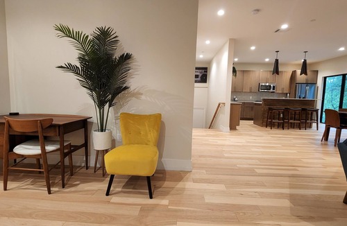 Barton Heights Apartment | Barton Springs Hideaway. On the Park at Barton Springs Pool, mins to Downtown