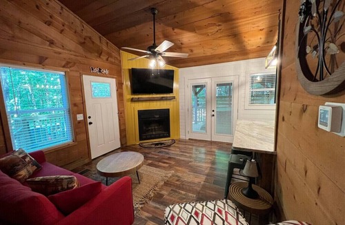 Sautee Nacoochee Cabin | Bavarian Hideaway 25