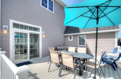 South End House | Bay Avenue Bliss, Newly Updated, Spacious Yard, OCNJ South Shore