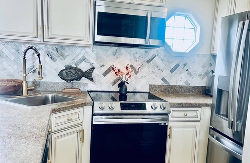 Sea Isle City Condo | Bay Front Property in Walking Distance to the Beach and Local Ammenities