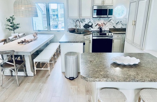 Sea Isle City Condo | Bay Front Property in Walking Distance to the Beach and Local Ammenities
