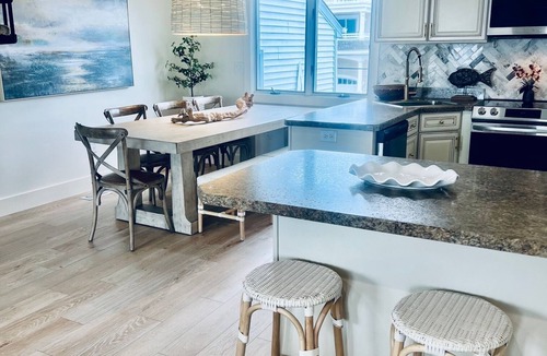 Sea Isle City Condo | Bay Front Property in Walking Distance to the Beach and Local Ammenities