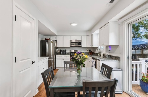 Annapolis House | Bay Ridge House- Charming 2-Bedroom Home – Large Backyard, Family-Friendly, Clos