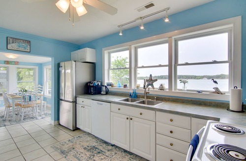 Madison House | Bay Views & Fire Pit: Taylor’s Island Retreat