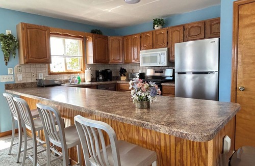 Waretown House | Bayfront Oasis, Magnificent Views, Kayaking, Fishing, Clamming, Swan Visits