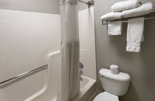 Bellevue Hotel | Baymont by Wyndham Bellevue/Omaha