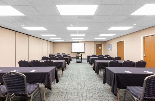 Des Moines Hotel | Baymont by Wyndham Des Moines Airport