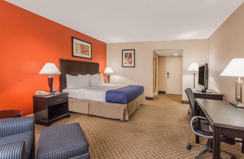 Terry Sanford Hotel | Baymont by Wyndham Fayetteville Fort Bragg Area