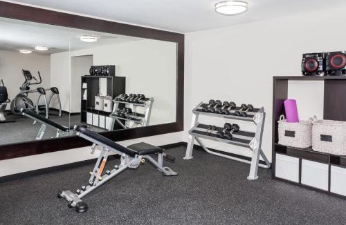 Glenview Hotel | Baymont by Wyndham Glenview