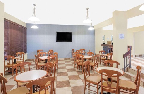 Greenville Hotel | Baymont by Wyndham Greenville
