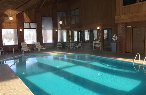 Harvard Hotel | Baymont by Wyndham Harvard