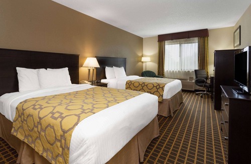 Harvard Hotel | Baymont by Wyndham Harvard