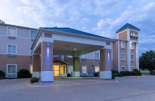 Kirksville Hotel | Baymont by Wyndham Kirksville University Area