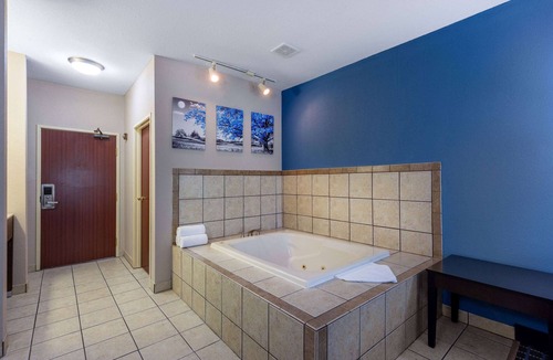 Kirksville Hotel | Baymont by Wyndham Kirksville University Area