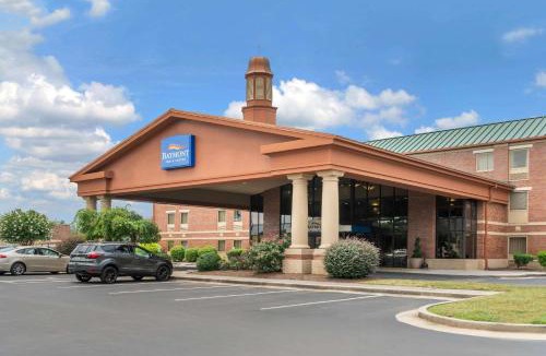 Ashley Oaks Hotel | Baymont by Wyndham Knoxville/Cedar Bluff