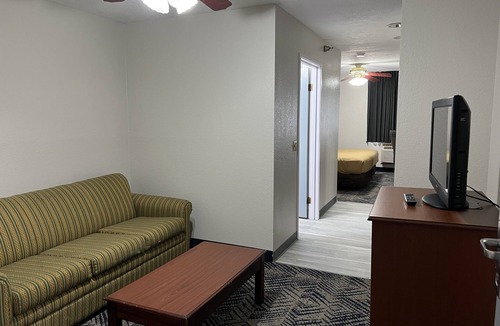 Chalco Hotel | Baymont by Wyndham Omaha SW