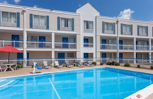 Orange Prairie Hotel | Baymont by Wyndham Peoria